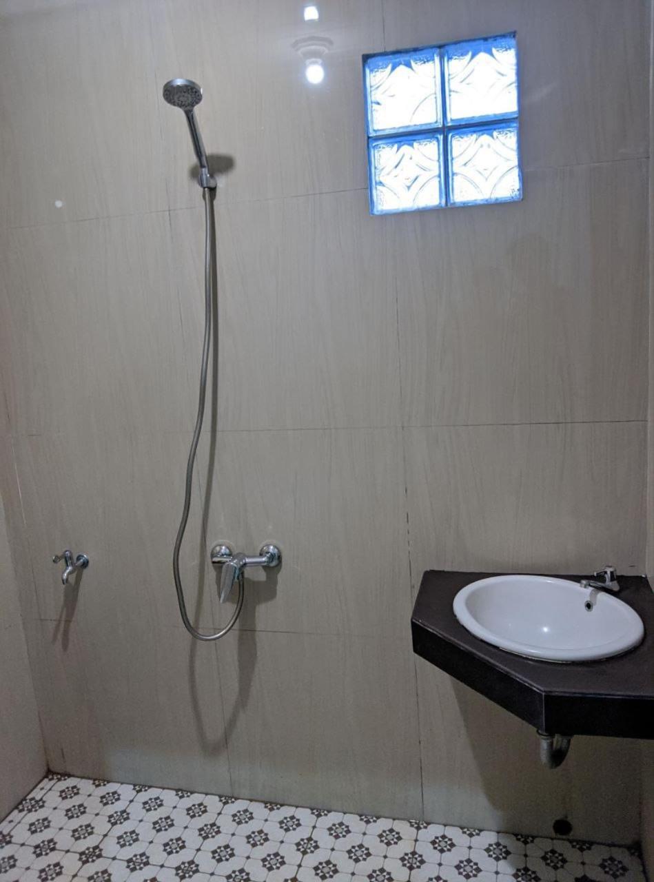 Teratai Residence Mitra Reddoorz Medan Buitenkant foto